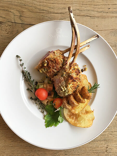 Bayerischer Küche und bayerischen Spezialitäten im bayerischen Wirtshaus und Restaurant &bdquo;Der Pschorr&ldquo; Muenchen Stadtmitte