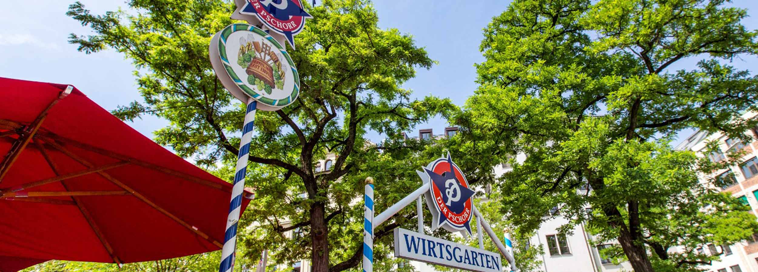 Biergarten direkt am Viktualienmarkt im Zentrum der Münchner Innenstadt