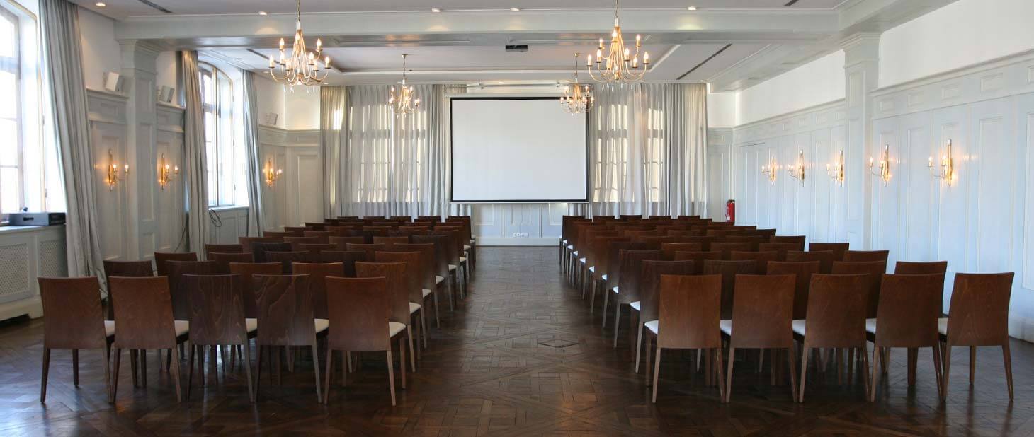 Figure: Seating arrangement for conferences and trainings