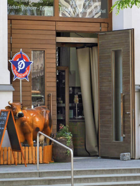 &bdquo;Der Pschorr&ldquo; &ndash; a traditional bavarian restaurants in the muncih city center